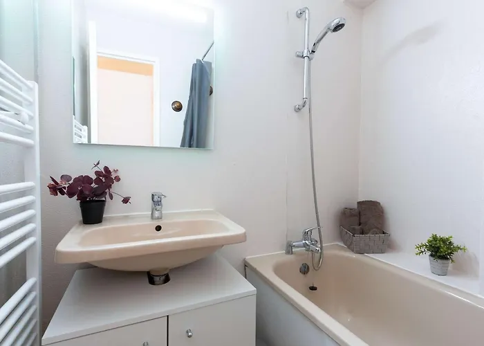 Appartamento 4 Pers Proche Thermes Et Téléphérique, Animaux Admis - Fr-1-296-445 *